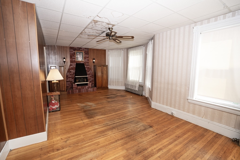 83 Arnold Street Methuen, MA 01844 - Photo 18 of 33