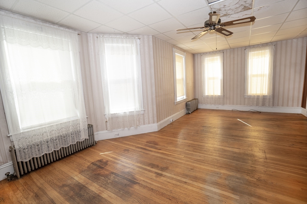 83 Arnold Street Methuen, MA 01844 - Photo 19 of 33