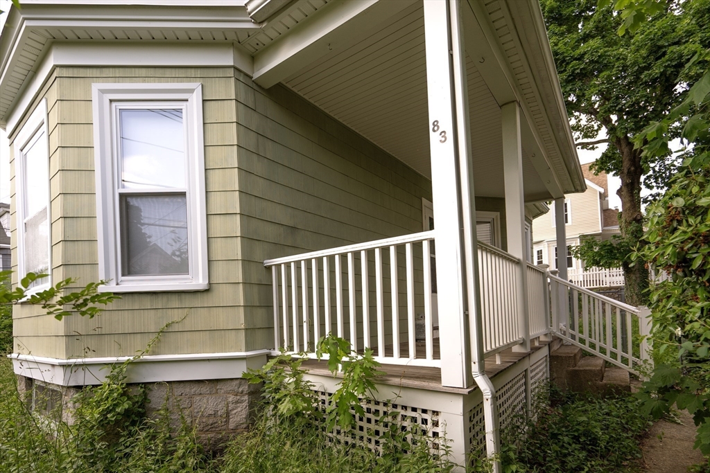 83 Arnold Street Methuen, MA 01844 - Photo 7 of 33