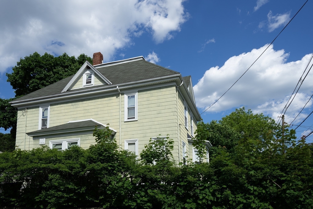 83 Arnold Street Methuen, MA 01844 - Photo 8 of 33