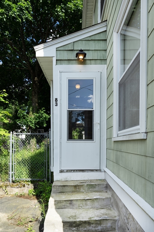 83 Arnold Street Methuen, MA 01844 - Photo 9 of 33