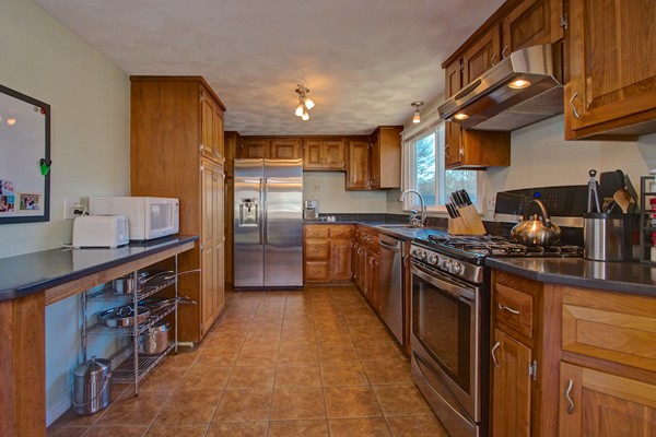 67 Wesley Road Framingham, MA 01701 - Photo 17 of 30 Gallery Image 17