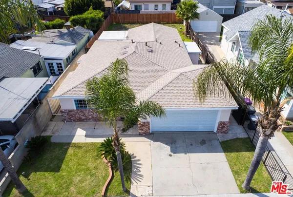 $800,000 | 2321 Myrtle Avenue, Long Beach, CA 90806