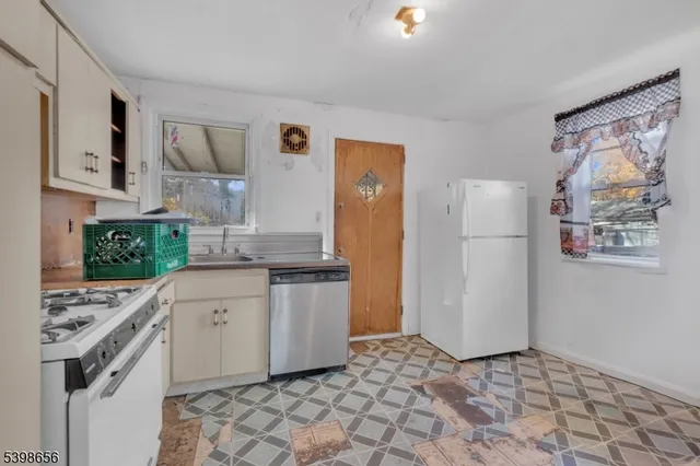 $319,000 | 141 Lenox Avenue, Irvington, NJ 07111