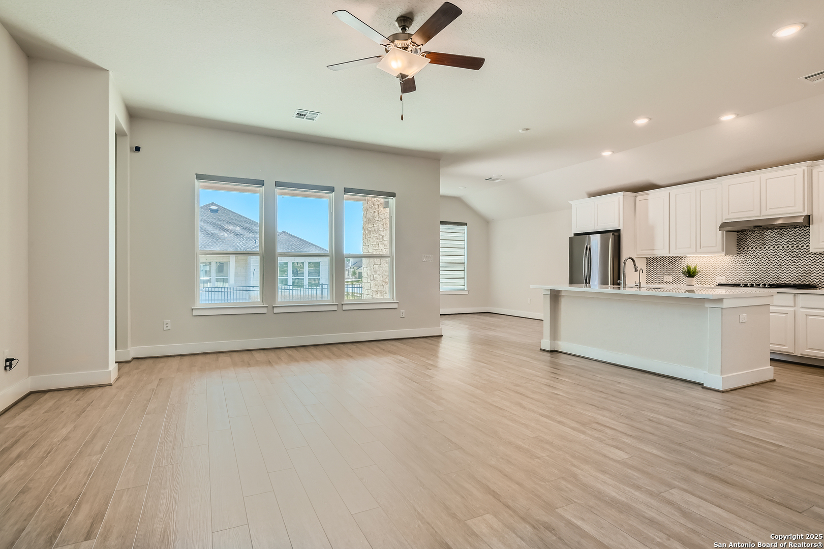 120 Simpatico Boerne, TX 78006 - Photo 7 of 37