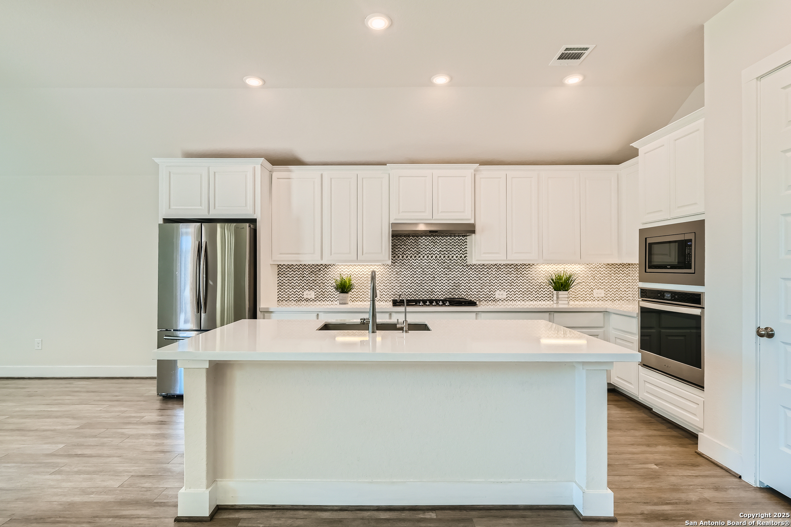 120 Simpatico Boerne, TX 78006 - Photo 9 of 37