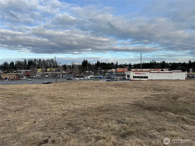 $5,600,000 | 11918 Airport Road, Everett, WA 98204