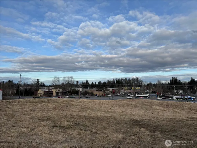 $5,600,000 | 11918 Airport Road, Everett, WA 98204