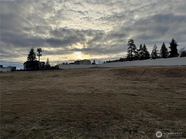 $5,600,000 | 11918 Airport Road, Everett, WA 98204