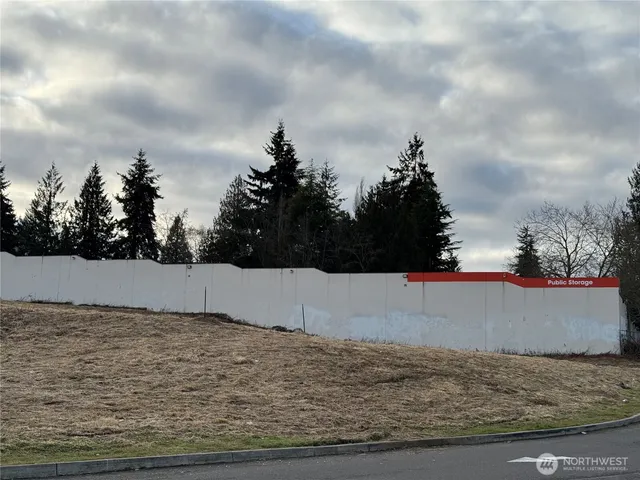 $5,600,000 | 11918 Airport Road, Everett, WA 98204