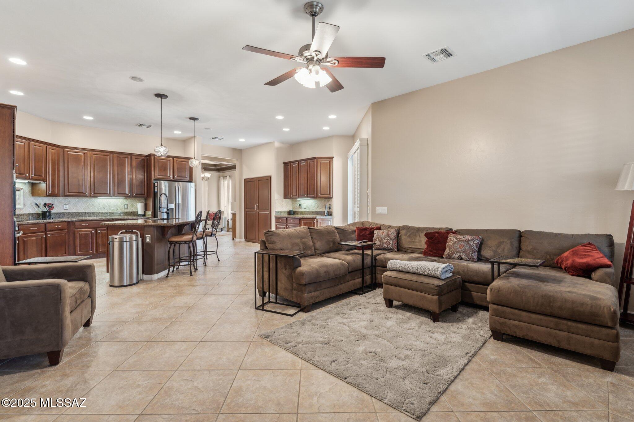 12679 North Piping Rock Road Tucson, AZ 85755 - Photo 11 of 39