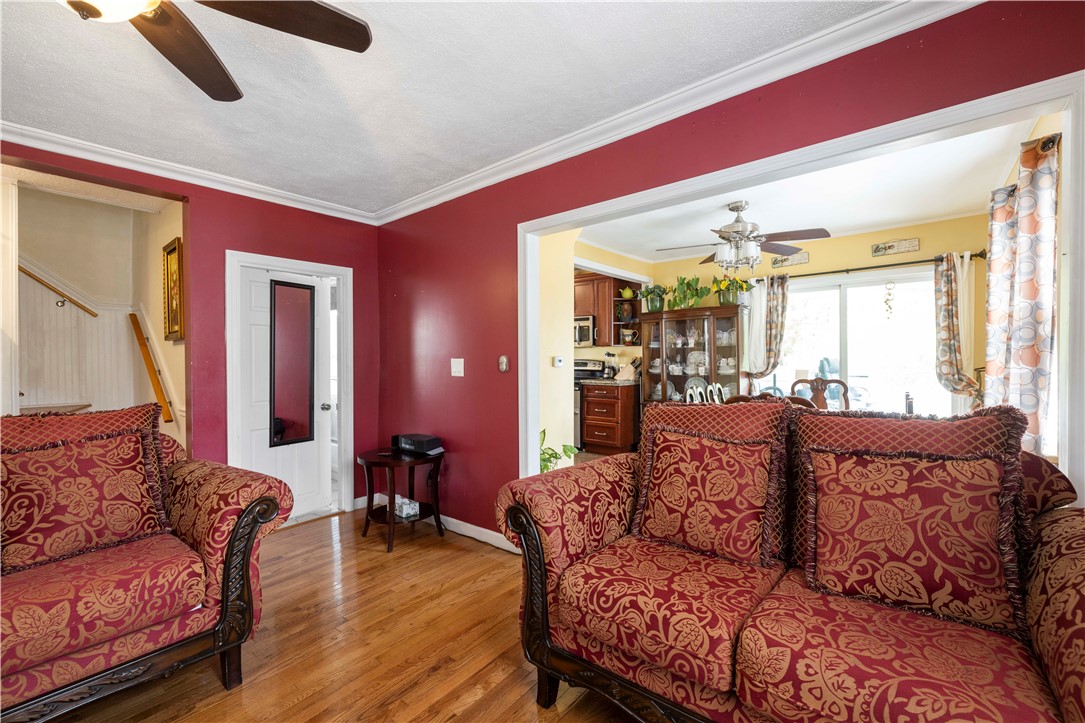 70 Perkins Avenue Cranston, RI 02910 - Photo 13 of 36