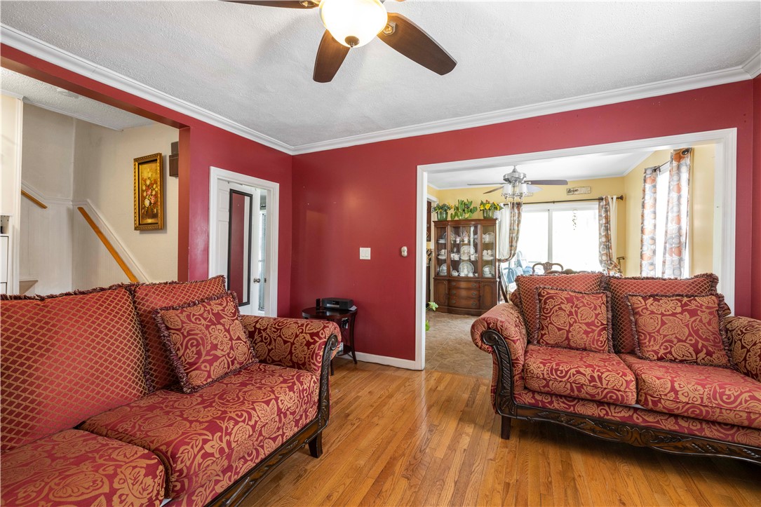 70 Perkins Avenue Cranston, RI 02910 - Photo 14 of 36