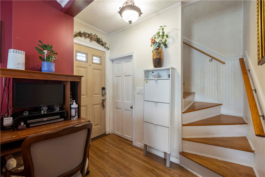 70 Perkins Avenue Cranston, RI 02910 - Photo 16 of 36