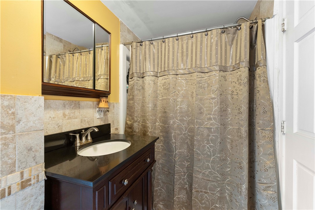 70 Perkins Avenue Cranston, RI 02910 - Photo 26 of 36