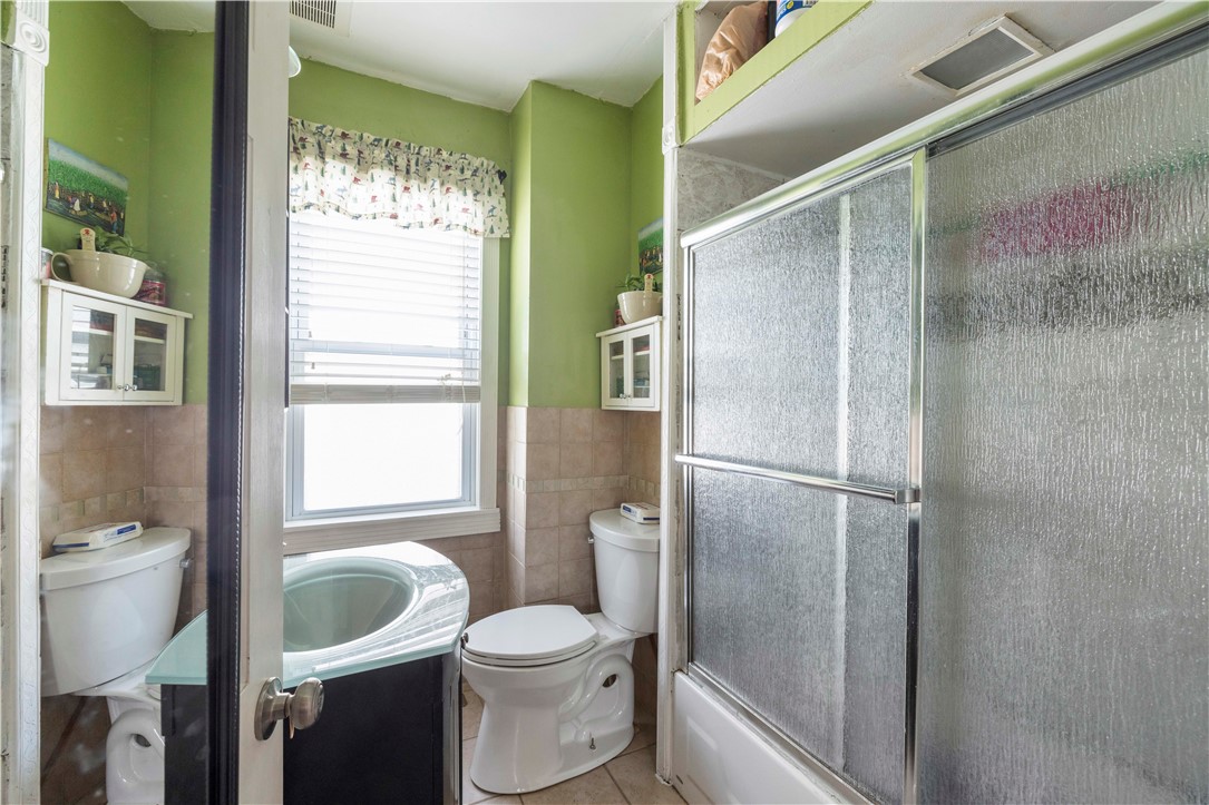 70 Perkins Avenue Cranston, RI 02910 - Photo 29 of 36