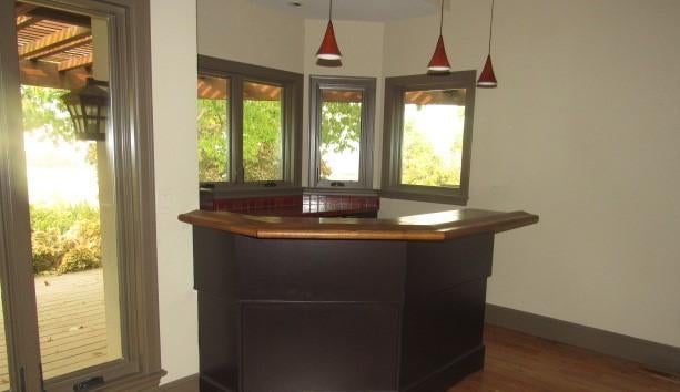 7140 Rapp Lane Talent, OR 97540 - Photo 24 of 25 Wet bar
