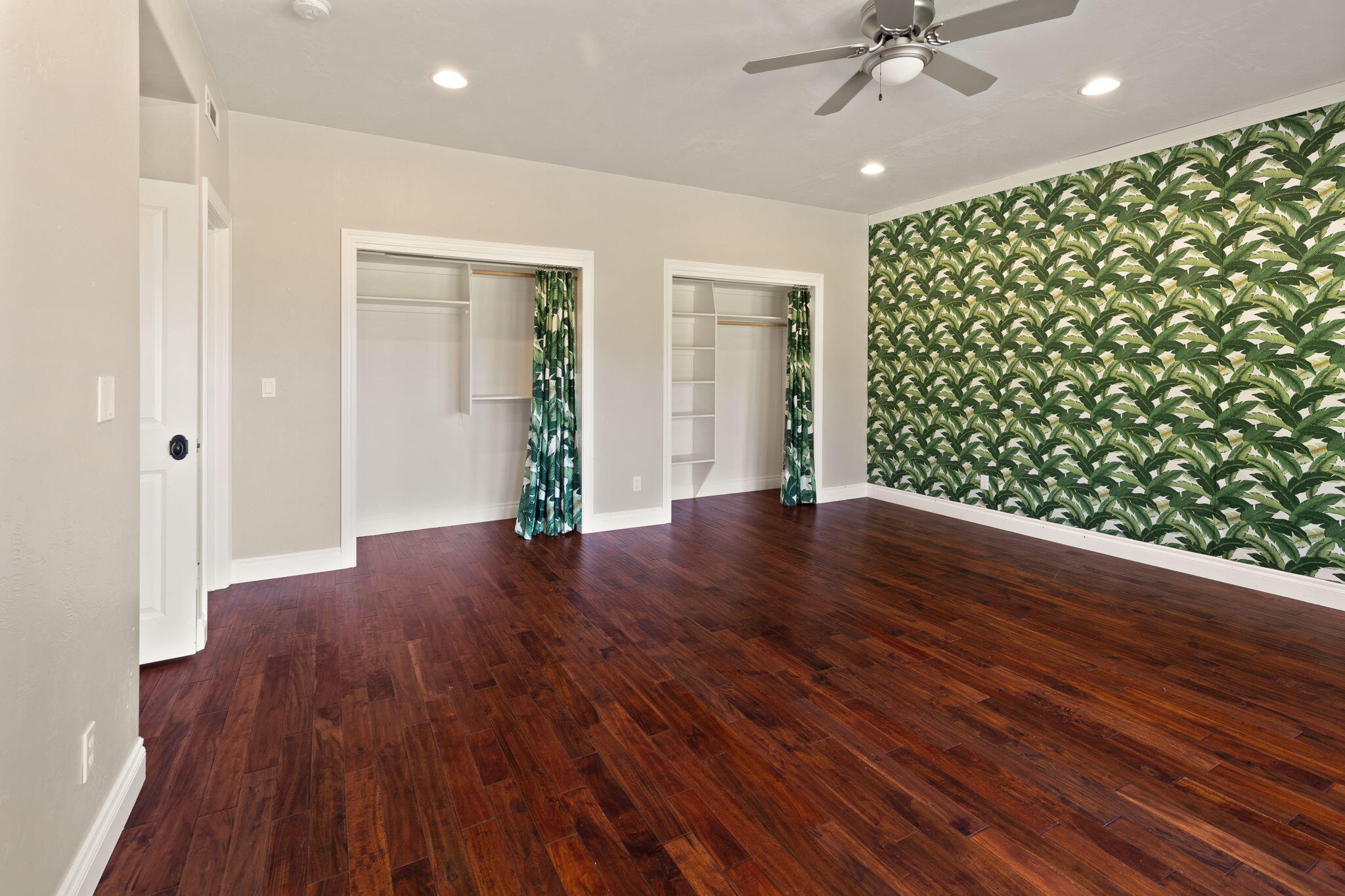7304 North Applegate Road Grants Pass, OR 97527 - Photo 54 of 87 wooden floor in an empty room with a window