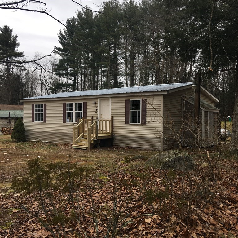 174 E Road Orange, MA 01364 - Photo 1 of 21 Gallery Image 1