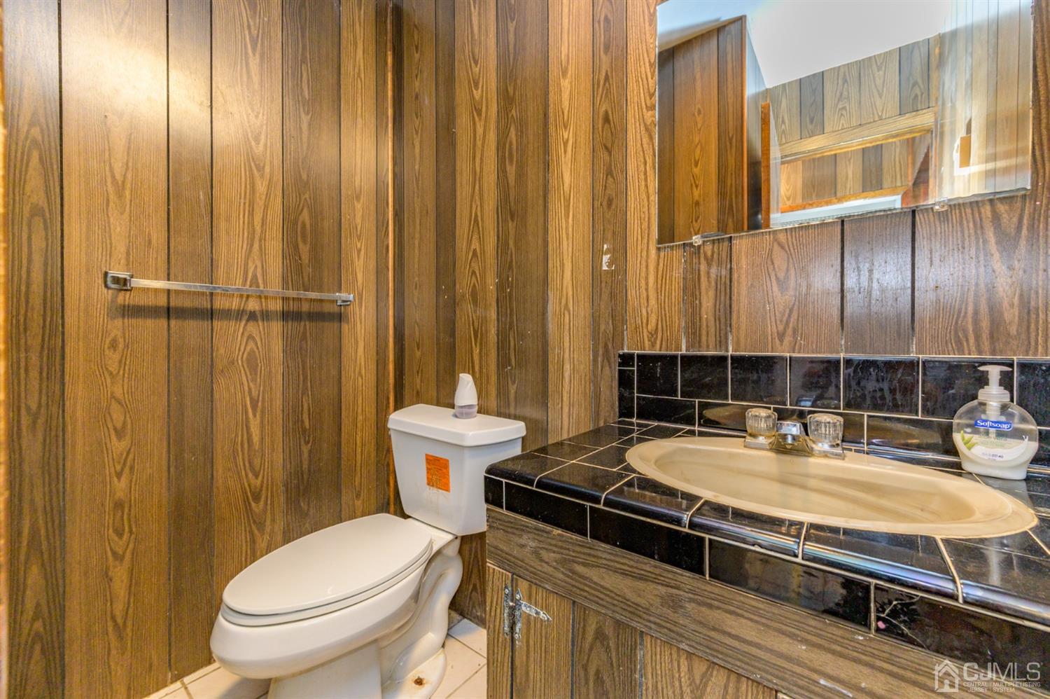 286 Barbertown Point Breeze Road Frenchtown, NJ 08825 - Photo 15 of 36 a bathroom with a sink and a toilet