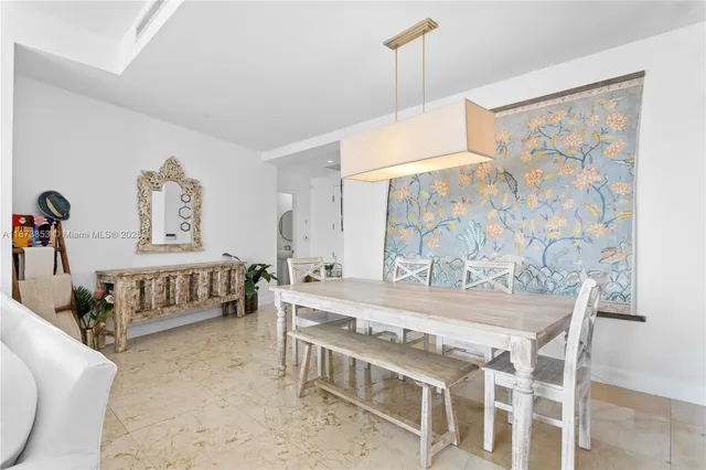 $679,000 | 901 Brickell Key Boulevard, Unit 3301, Miami, FL 33131