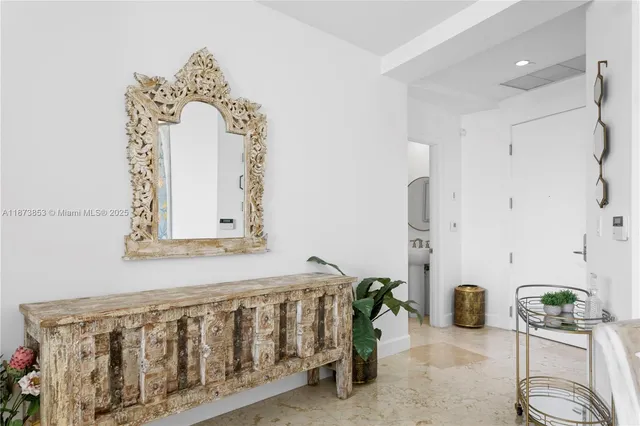 $679,000 | 901 Brickell Key Boulevard, Unit 3301, Miami, FL 33131