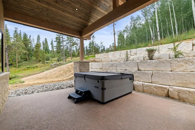 a outdoor space with the outdoor seating