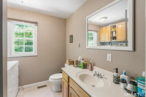 $600,000 | 215-217 Long Hill Avenue, Shelton, CT 06484