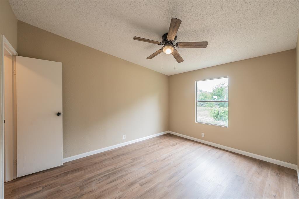 153 Clay Court Springtown, TX 76082 - Photo 31 of 38