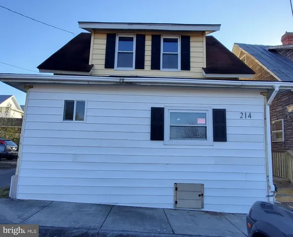 $2,100 | 214 North East Lane, Winchester, VA 22601