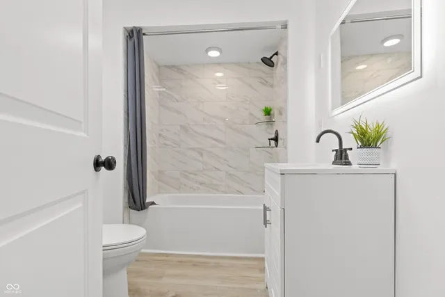 $475,000 | 2600 North Raceway Road, Indianapolis, IN 46234