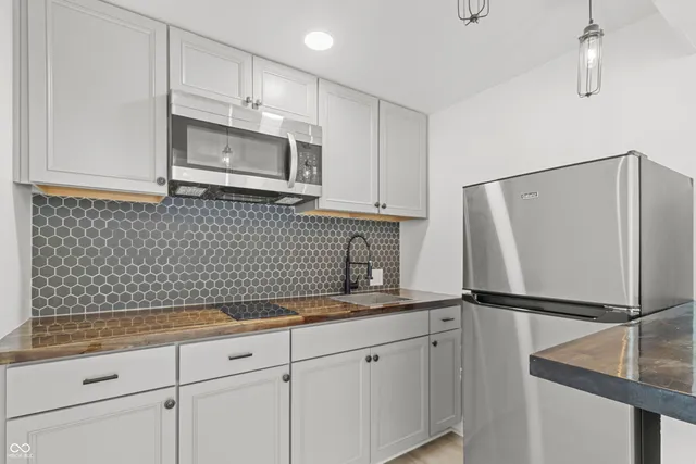 $475,000 | 2600 North Raceway Road, Indianapolis, IN 46234