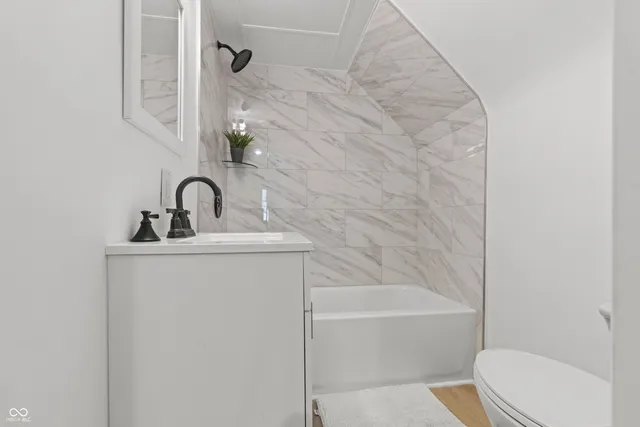 $475,000 | 2600 North Raceway Road, Indianapolis, IN 46234