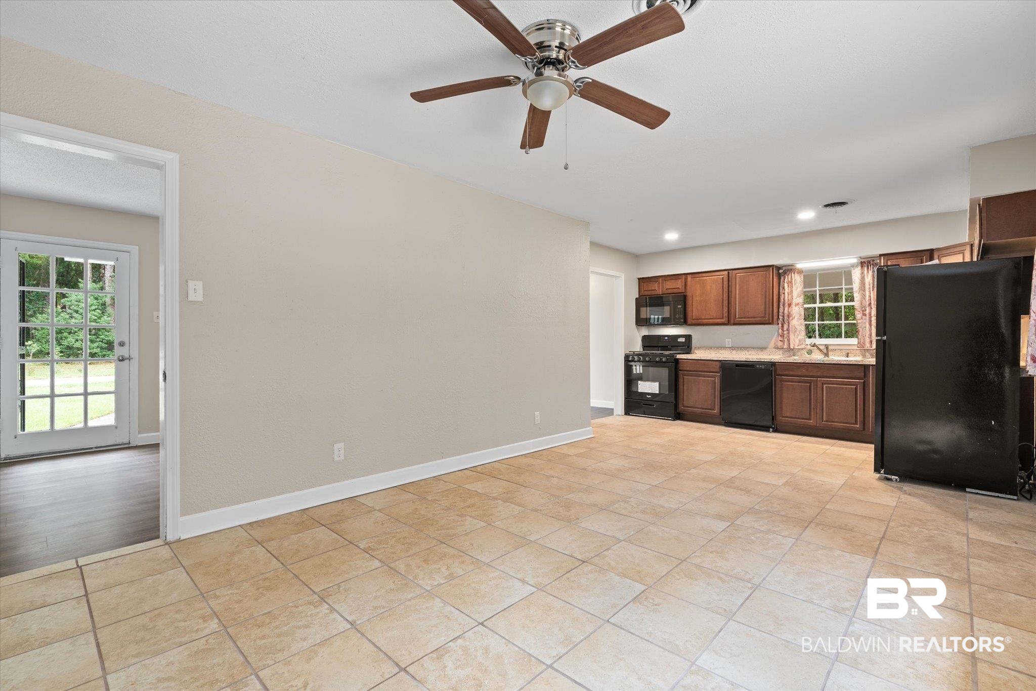 526 West Valley Road Mobile, AL 36611 - Photo 6 of 20
