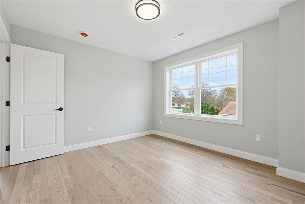 22 Beaumont Road Worcester, MA 01604 - Photo 33 of 42