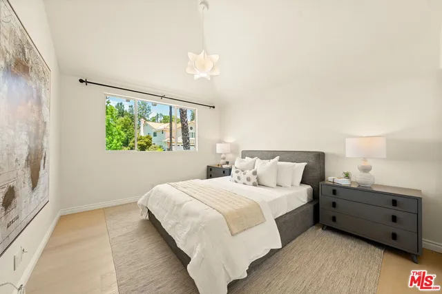 $2,425,000 | 22248 Cairnloch Street, Calabasas, CA 91302