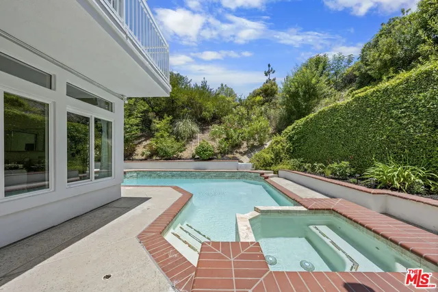 $2,425,000 | 22248 Cairnloch Street, Calabasas, CA 91302