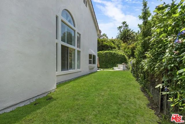 $2,425,000 | 22248 Cairnloch Street, Calabasas, CA 91302