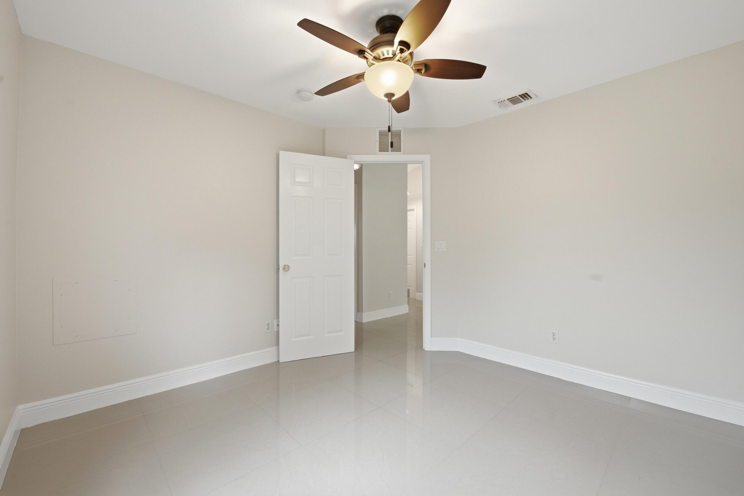 3772 Southeast Upper Street Stuart, FL 34997 - Photo 19 of 34 22__dsc1569