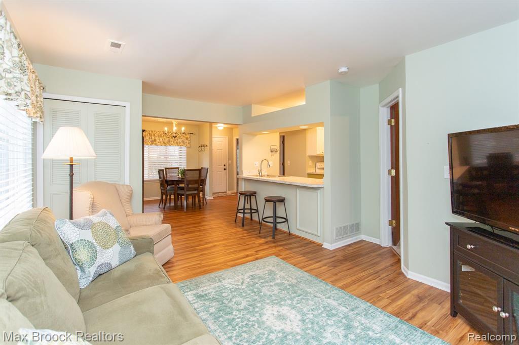 1501 Meadowside Drive Rochester Hills, MI 48307 - Photo 21 of 43