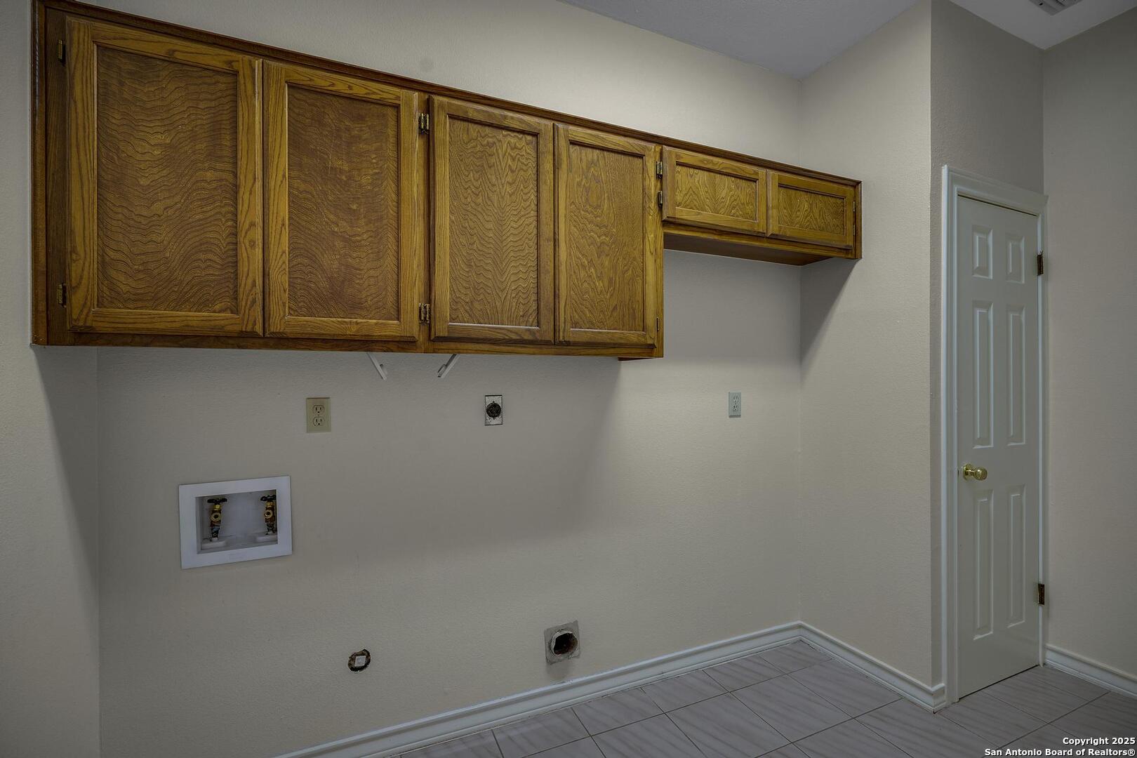 1603 Hawks Ridge Street San Antonio, TX 78248 - Photo 19 of 39 a bathroom with a shower