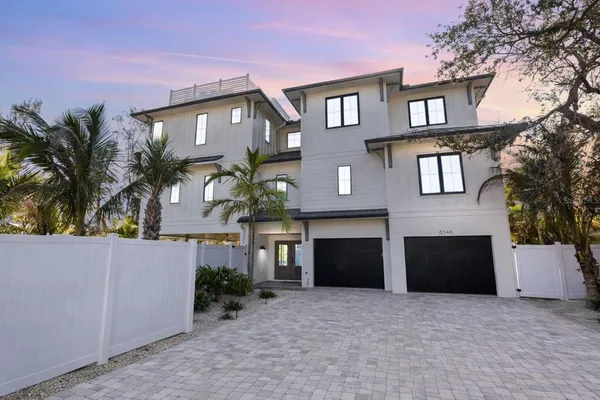 $6,295,000 | 6548 Sabal Drive, Sarasota, FL 34242