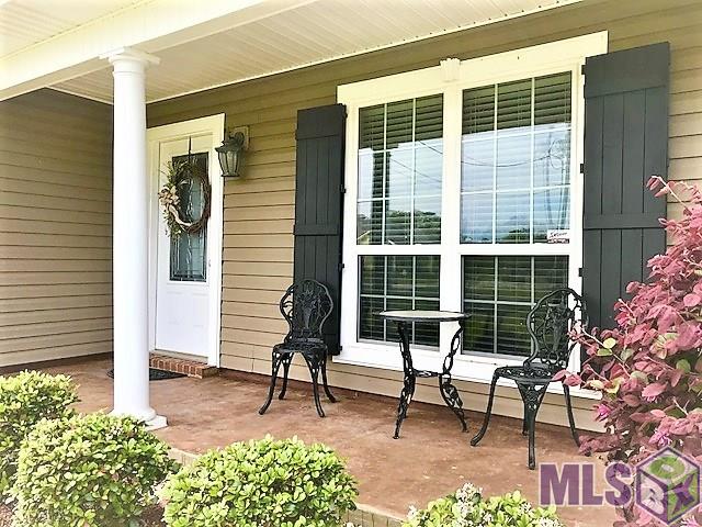 Gorgeous front porch