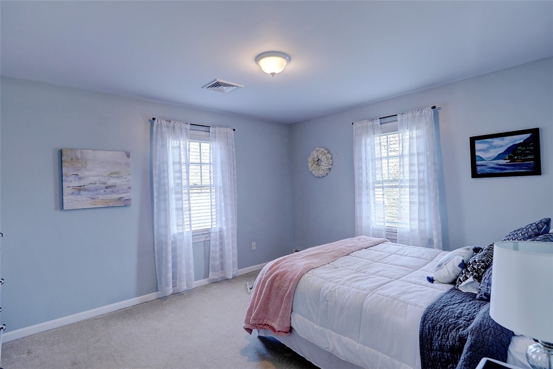 16 Congress Road Barrington, RI 02806 - Photo 23 of 36