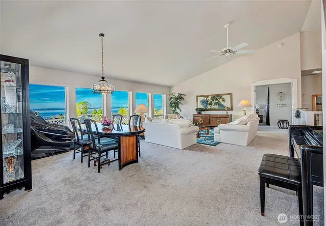 a view of a livingroom and dining room