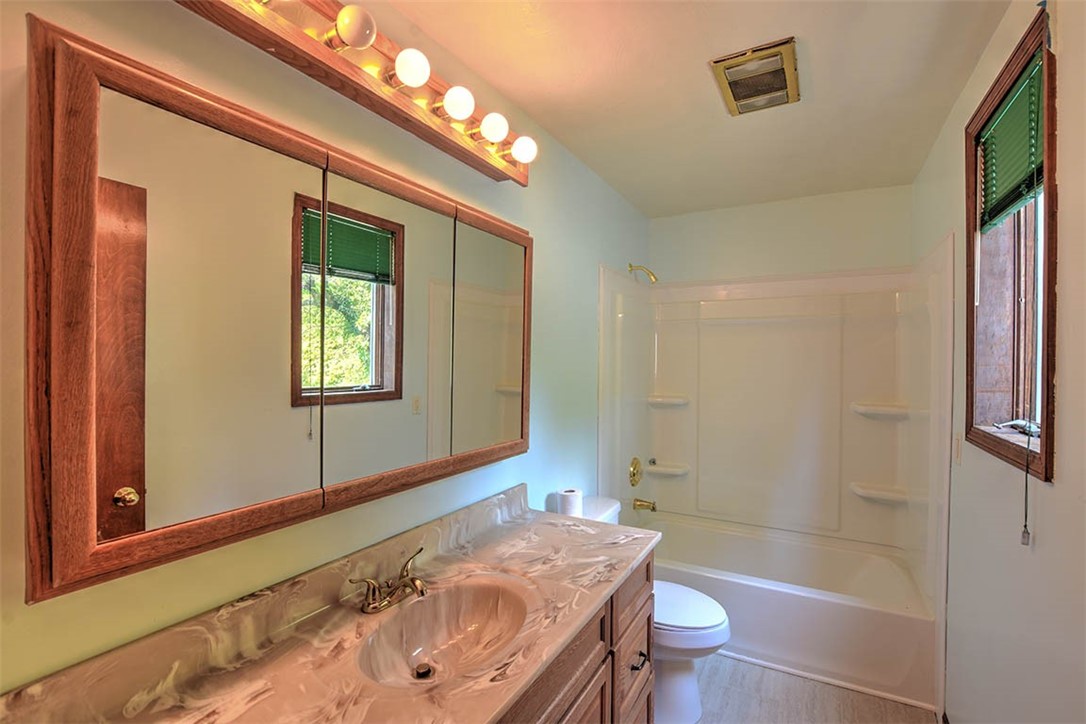 860 Sarah Drive Decatur, IL 62526 - Photo 24 of 38