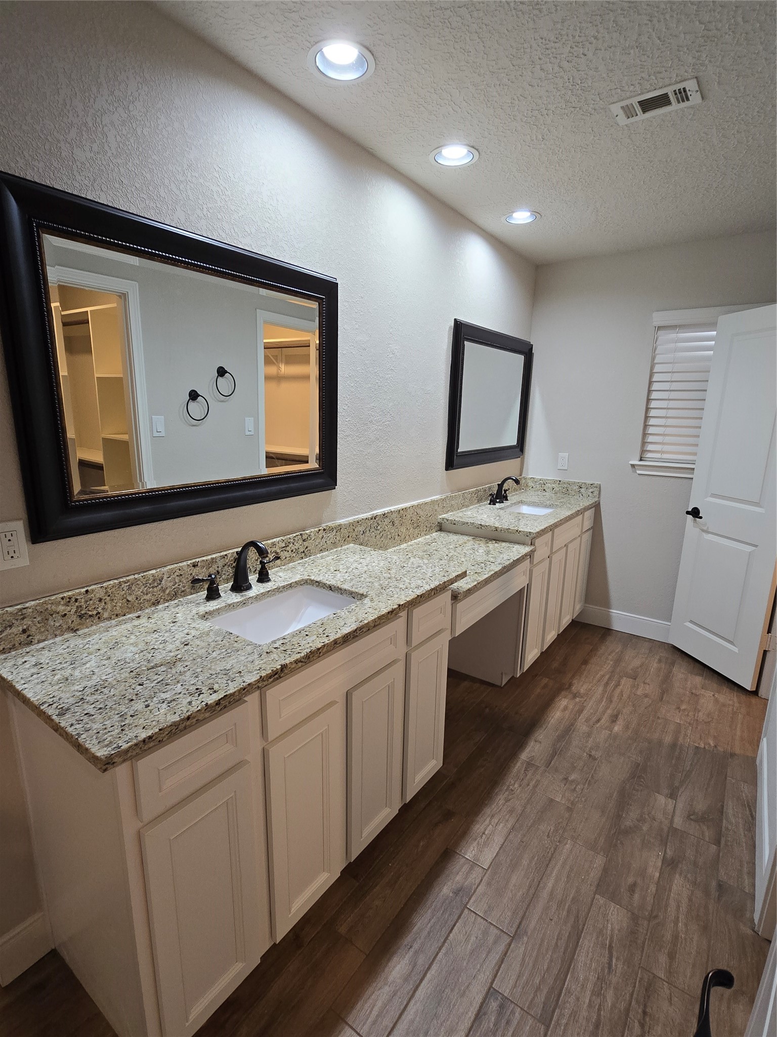 19103 Whitewood Drive Spring, TX 77373 - Photo 18 of 38 Primary bath