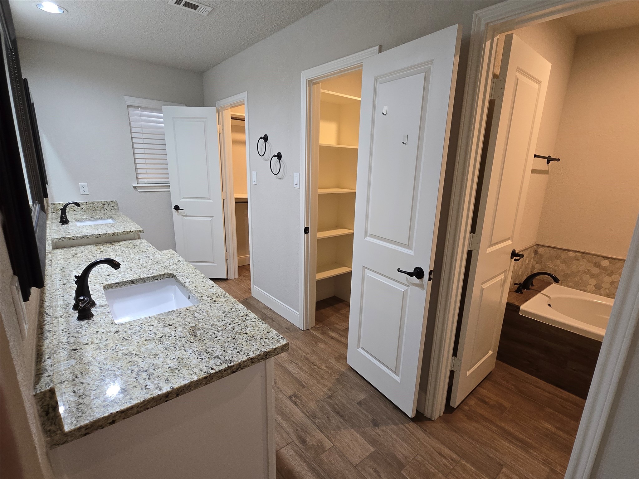 19103 Whitewood Drive Spring, TX 77373 - Photo 19 of 38 Primary bath with his & her walk in closets and jetted bath