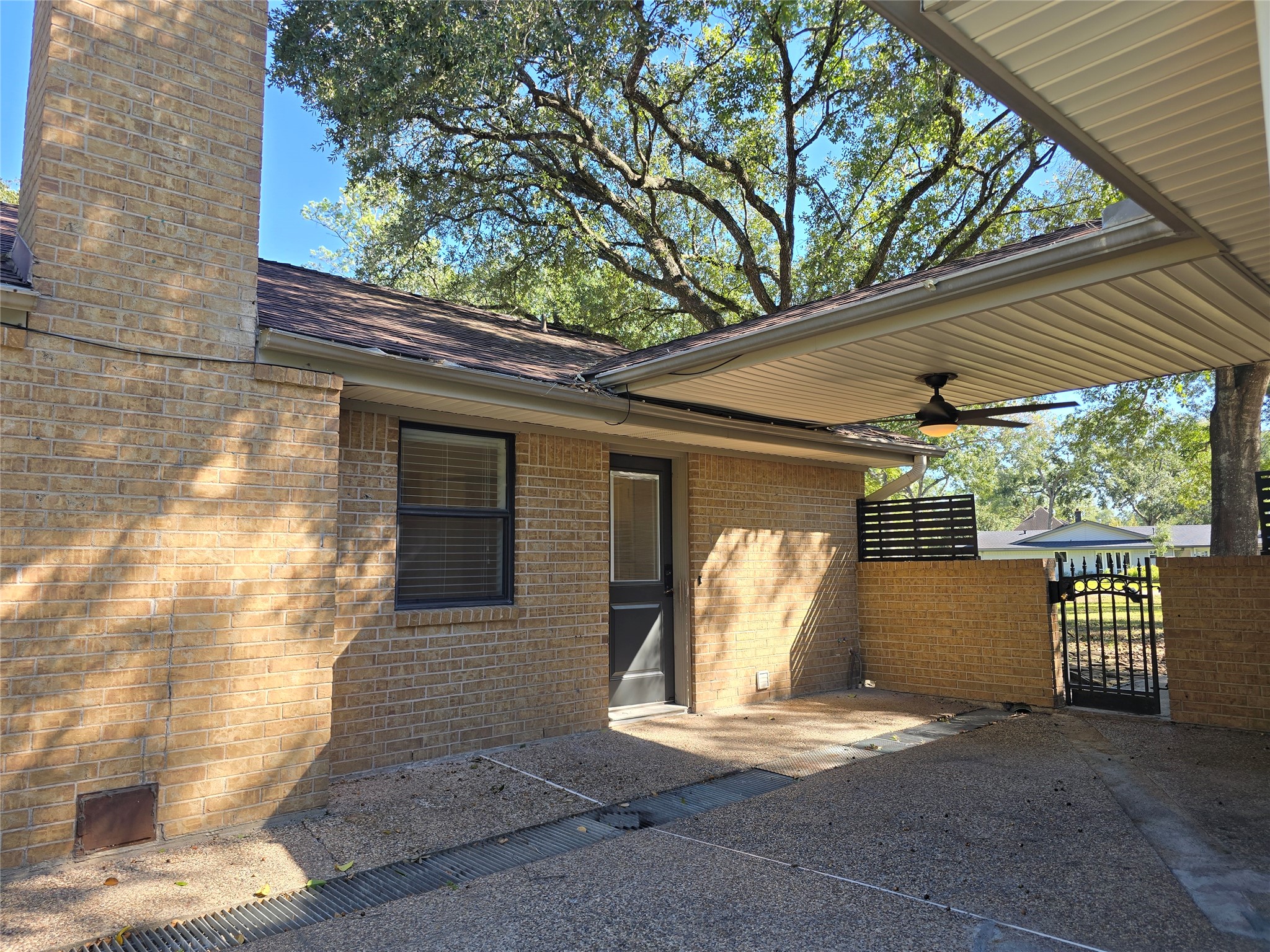 19103 Whitewood Drive Spring, TX 77373 - Photo 30 of 38 Covered breezeway from garage to main house.