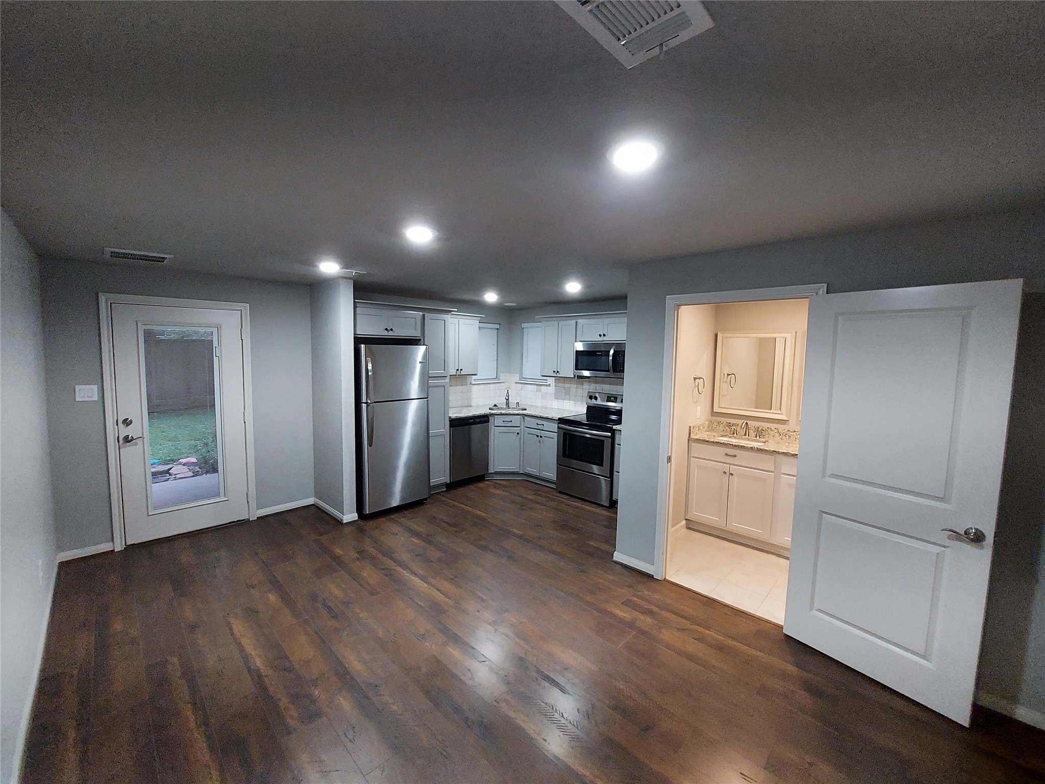 19103 Whitewood Drive Spring, TX 77373 - Photo 33 of 38 Living/kitchen combo area guest apartment